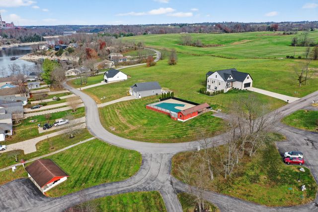 370 Persimmon Way, Harrodsburg, KY 40330