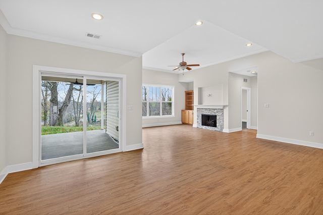 370 Persimmon Way, Harrodsburg, KY 40330