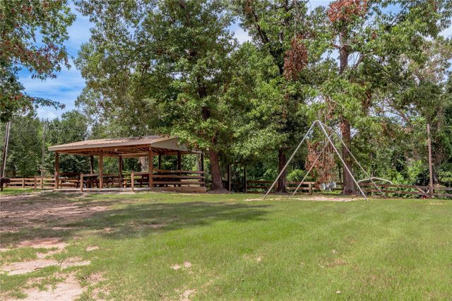 170 Tobago Lane, Point Blank, TX 77364