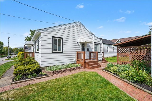 2697 8th Street, Cuyahoga Falls, OH 44221