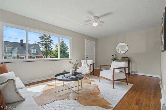 2697 8th Street, Cuyahoga Falls, OH 44221