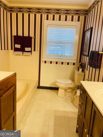 1309 S Dogwood Drive, Nashville, GA 31639