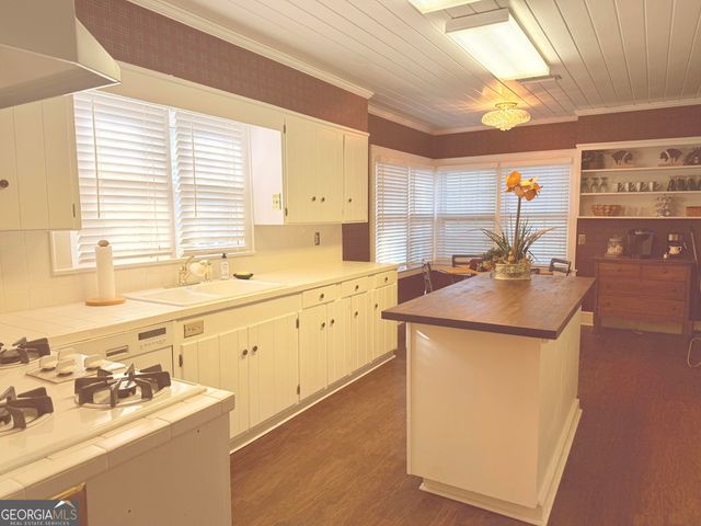 1309 S Dogwood Drive, Nashville, GA 31639