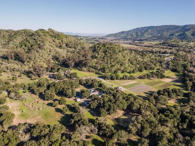 10555 Watsonville Road, Gilroy, CA 95020