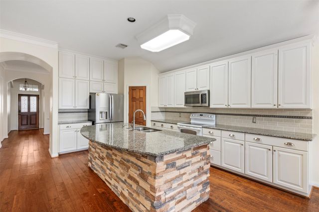 9107 Fernwillow Drive, Spring, TX 77379