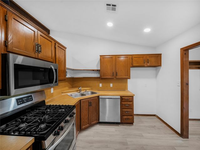 17703 S Tacoma Street, Mounds, OK 74047
