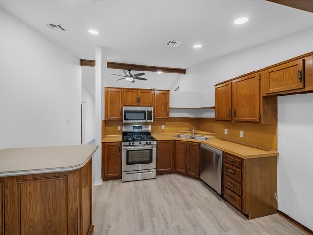 17703 S Tacoma Street, Mounds, OK 74047