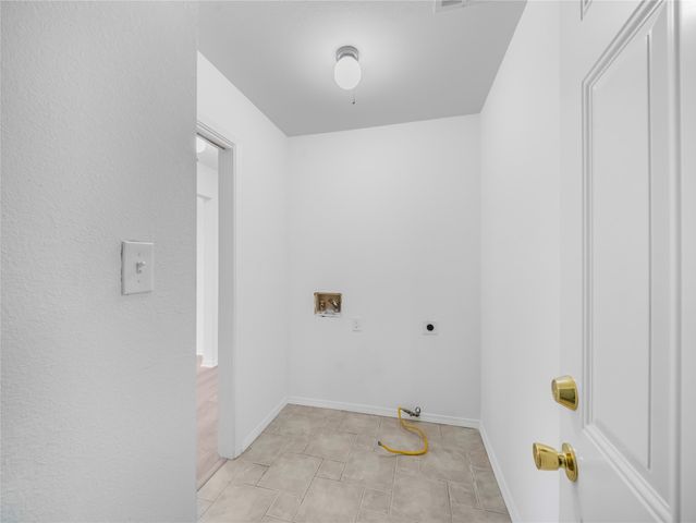 17703 S Tacoma Street, Mounds, OK 74047
