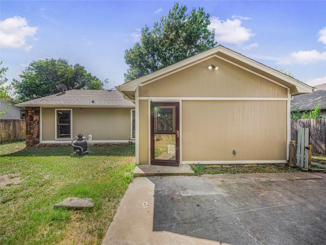 17703 S Tacoma Street, Mounds, OK 74047
