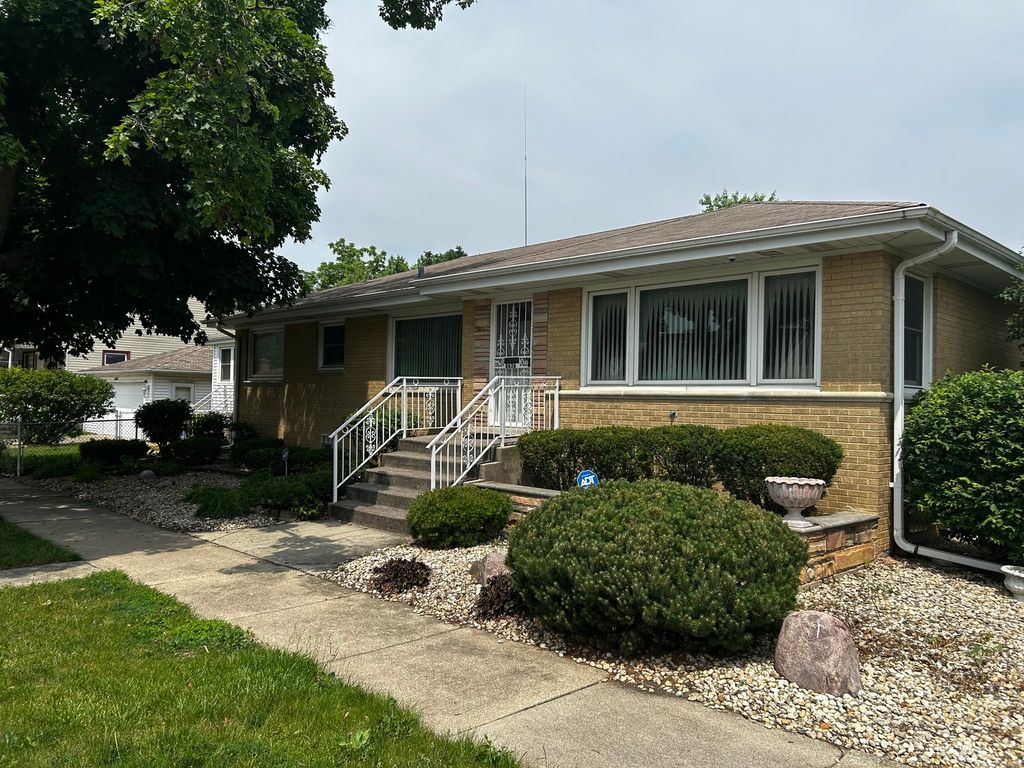 8636 40th Street, Lyons, IL 60534