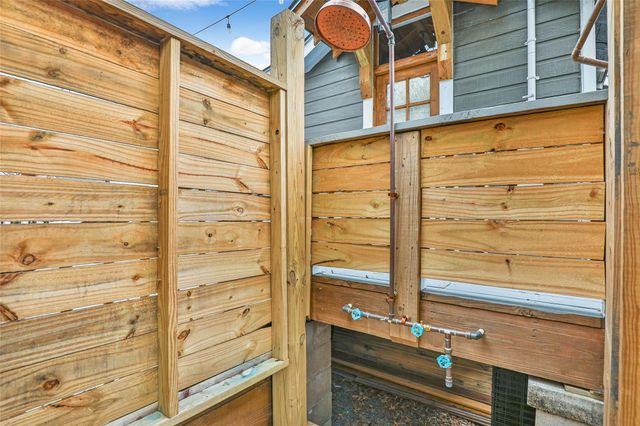 4731 Woodside Street, Houston, TX 77023