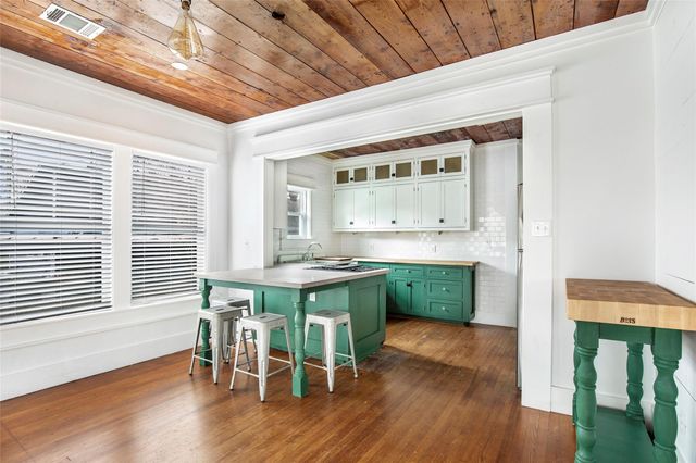 4731 Woodside Street, Houston, TX 77023