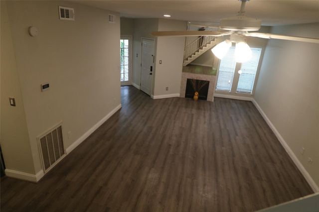 10811 Richmond Avenue 11, Houston, TX 77042