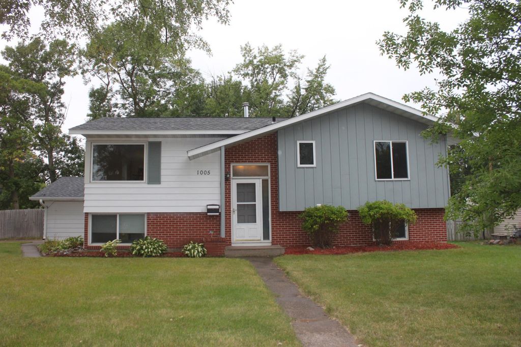 1005 25th Avenue N, Saint Cloud, MN 56303