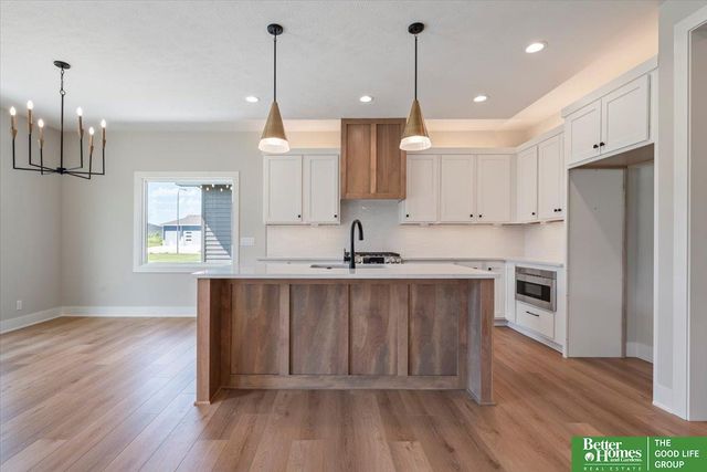 5920 N 208th Street, Elkhorn, NE 68022