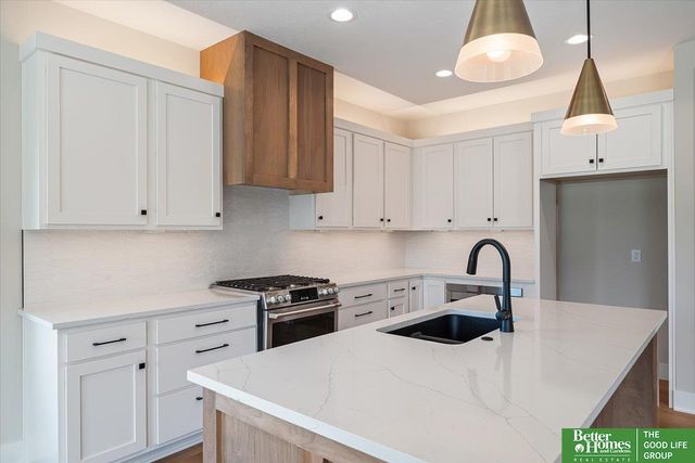 5920 N 208th Street, Elkhorn, NE 68022