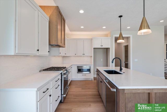 5920 N 208th Street, Elkhorn, NE 68022