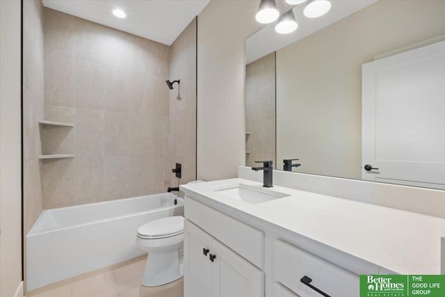 5920 N 208th Street, Elkhorn, NE 68022