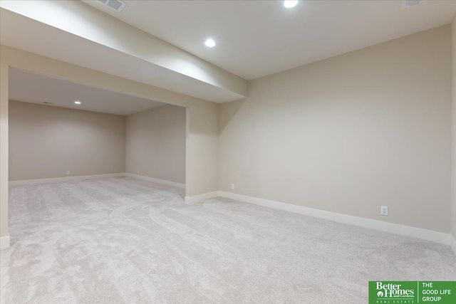 5920 N 208th Street, Elkhorn, NE 68022