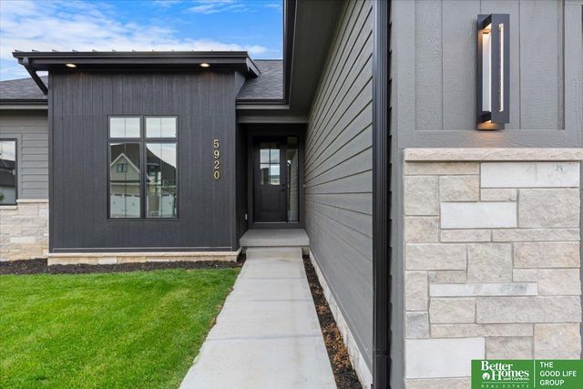 5920 N 208th Street, Elkhorn, NE 68022