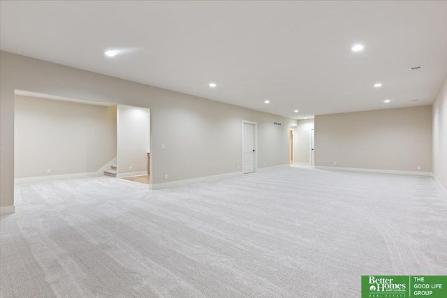 5920 N 208th Street, Elkhorn, NE 68022