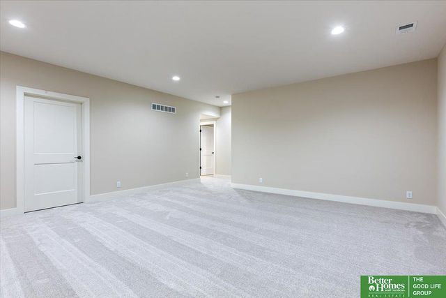 5920 N 208th Street, Elkhorn, NE 68022