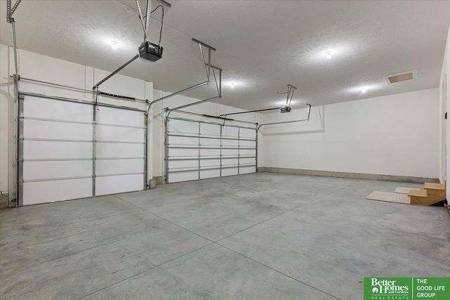 5920 N 208th Street, Elkhorn, NE 68022