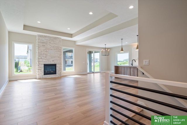 5920 N 208th Street, Elkhorn, NE 68022