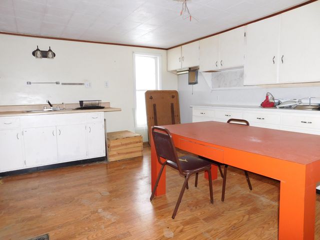 6555 Pipestone Street, Eau Claire, MI 49111