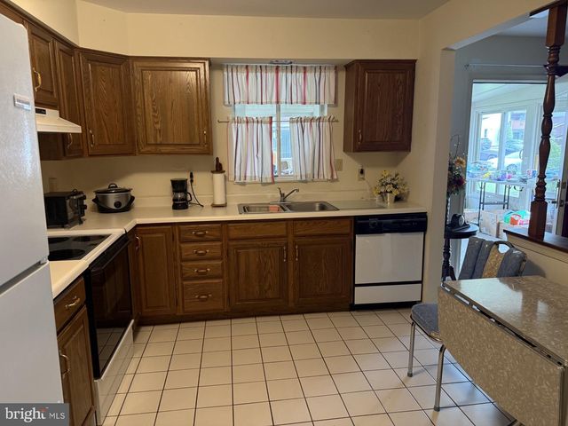 856 MELISSA CT, Enola, PA 17025