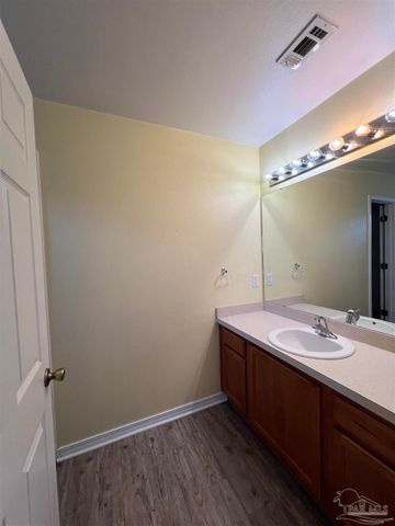 120 Nivana Dr, Crestview, FL 32536