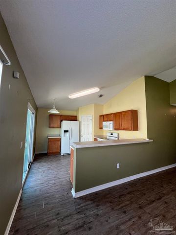 120 Nivana Dr, Crestview, FL 32536