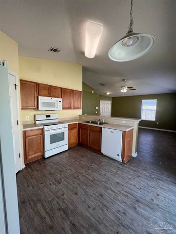 120 Nivana Dr, Crestview, FL 32536