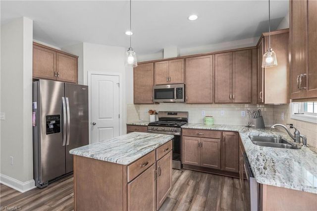 3538 River Farm Drive, Kernersville, NC 27284
