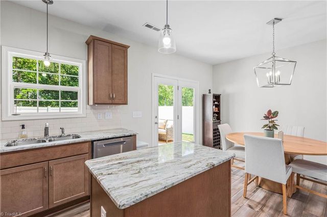 3538 River Farm Drive, Kernersville, NC 27284