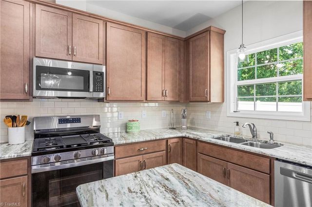 3538 River Farm Drive, Kernersville, NC 27284