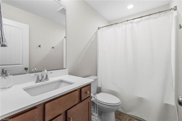 3538 River Farm Drive, Kernersville, NC 27284