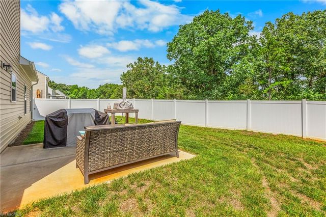 3538 River Farm Drive, Kernersville, NC 27284