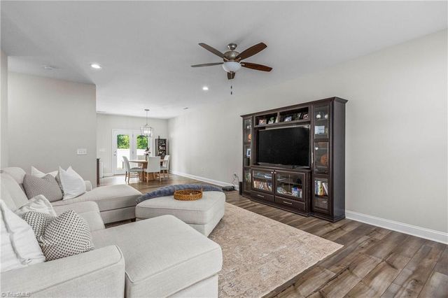 3538 River Farm Drive, Kernersville, NC 27284
