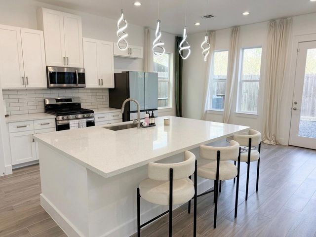 2335 Paul Quinn Street, Houston, TX 77091