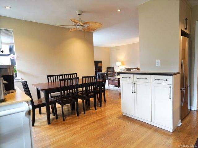 50 Brompton Road 3C, Great Neck, NY 11021