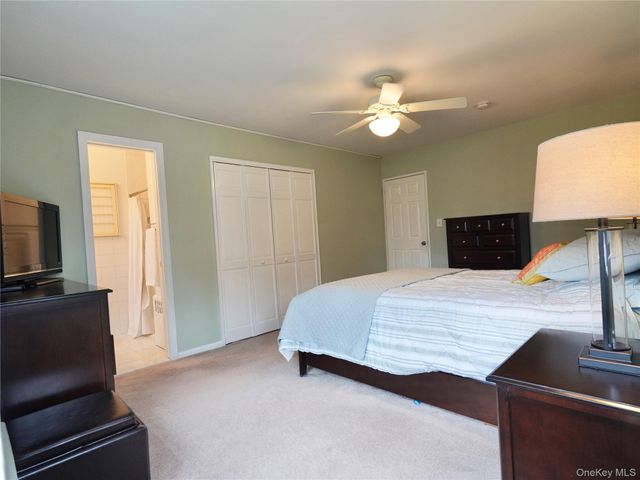50 Brompton Road 3C, Great Neck, NY 11021