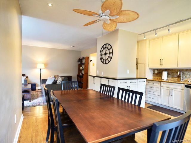 50 Brompton Road 3C, Great Neck, NY 11021