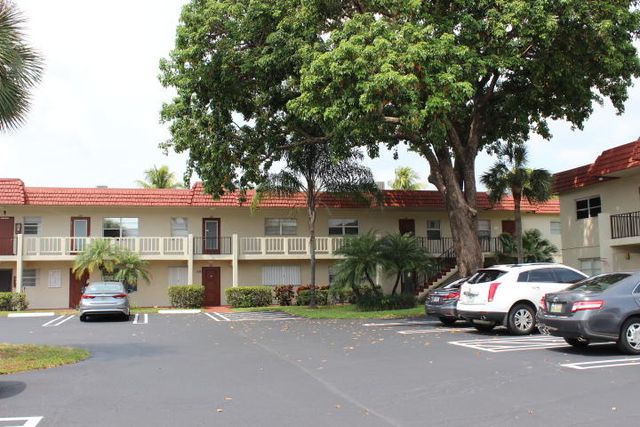 1 Abbey Lane 205, Delray Beach, FL 33446