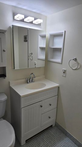 1 Abbey Lane 205, Delray Beach, FL 33446