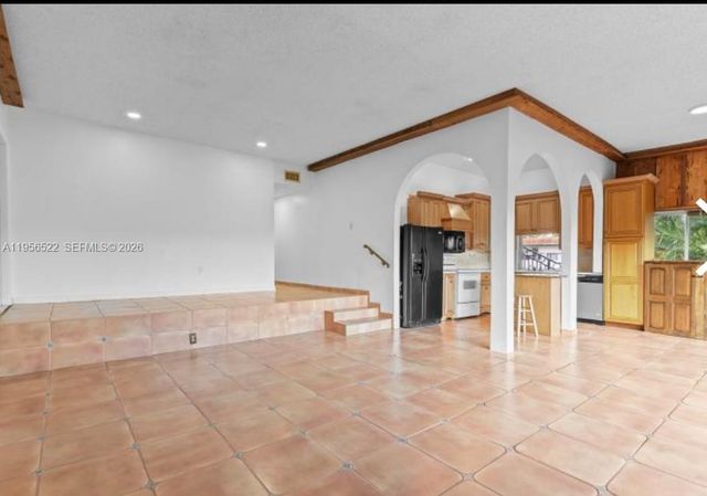 4850 SW 63rd Ter 232, Davie, FL 33314