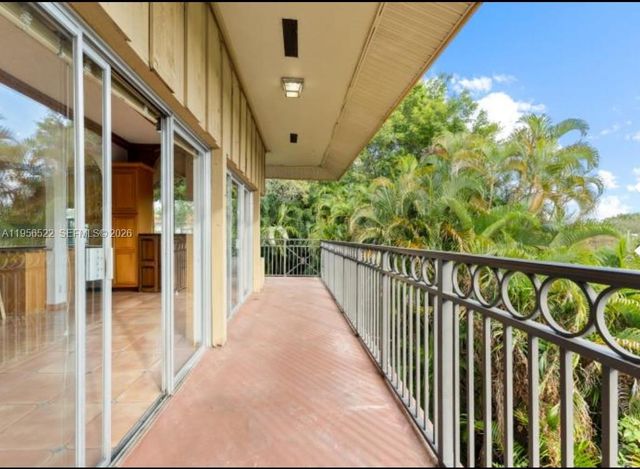 4850 SW 63rd Ter 232, Davie, FL 33314