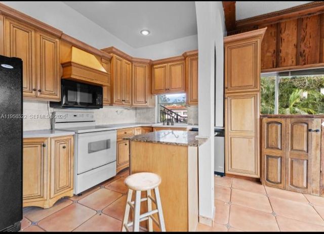 4850 SW 63rd Ter 232, Davie, FL 33314