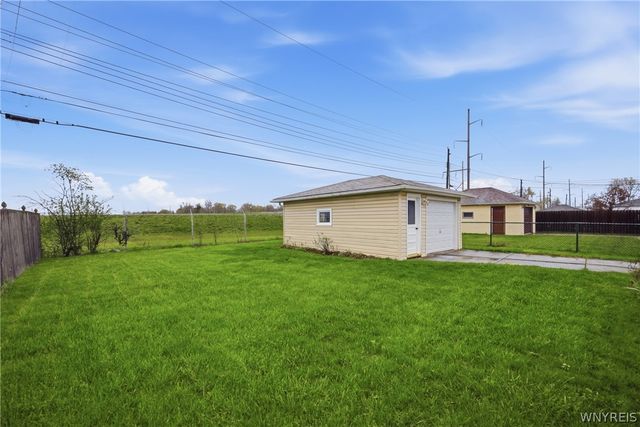 89 Satinwood Drive, Cheektowaga, NY 14225