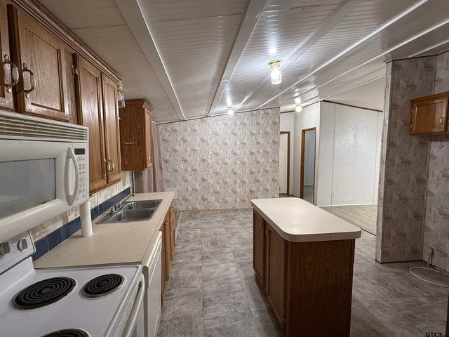 115 Knotty Pine Drive, Chandler, TX 75758